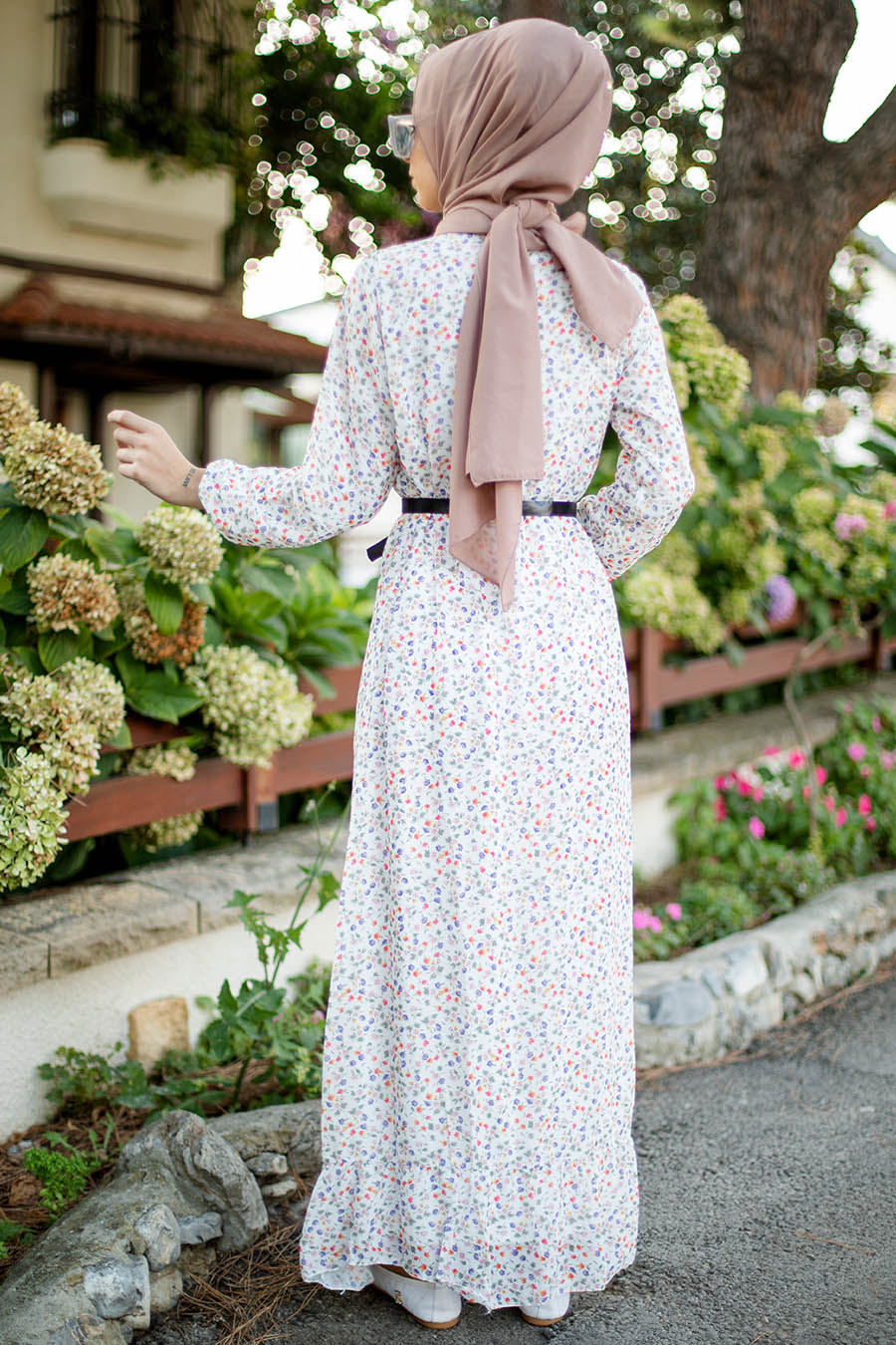 FLOWER PATTERNED ECRU DRESS 