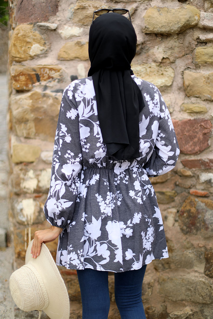 FLOWER PATTERNED GREY TUNIC  FLOWER PATTERNED GREY TUNIC