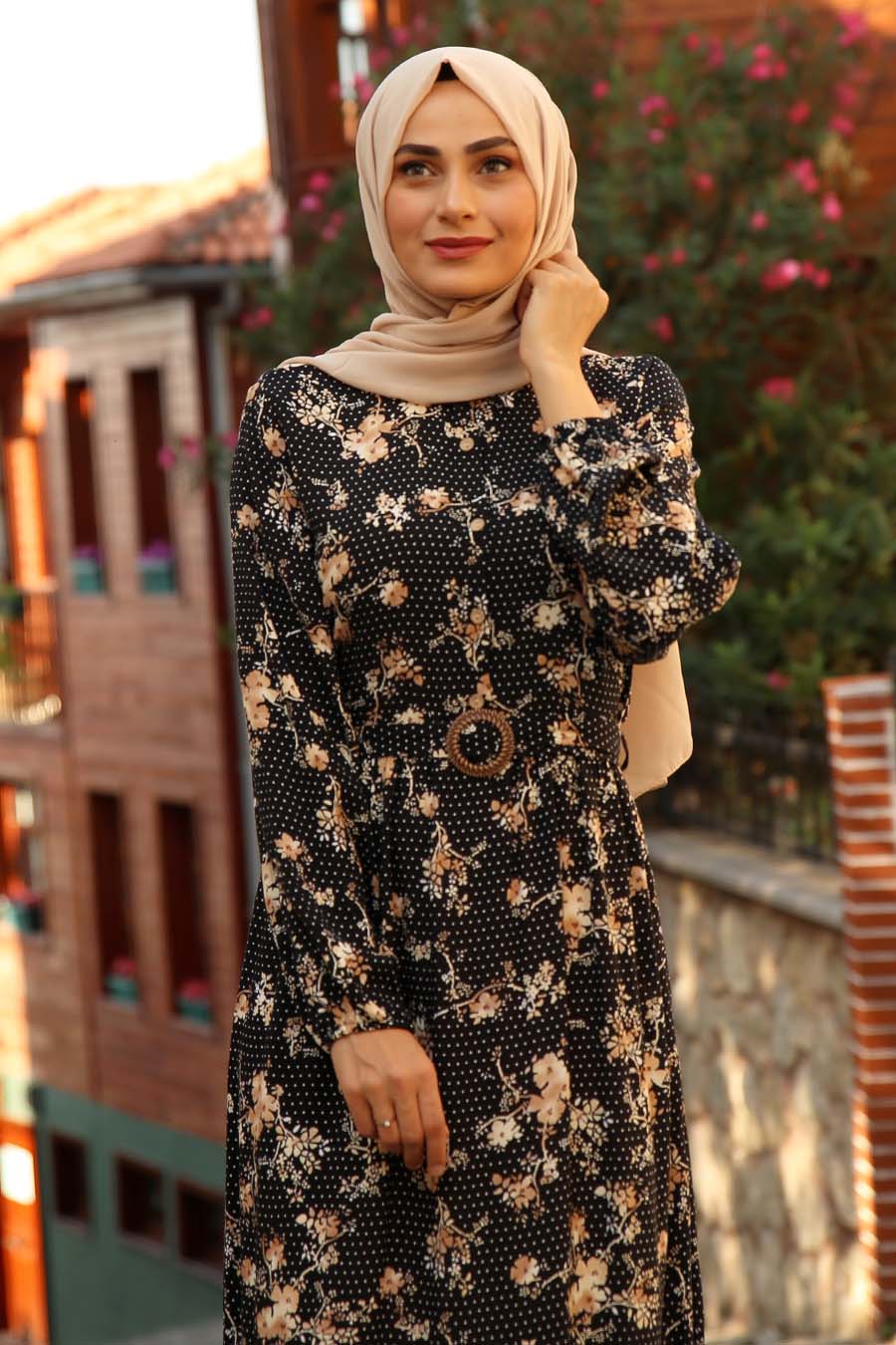FLOWER PATTERNED DRESS - BLACK 
