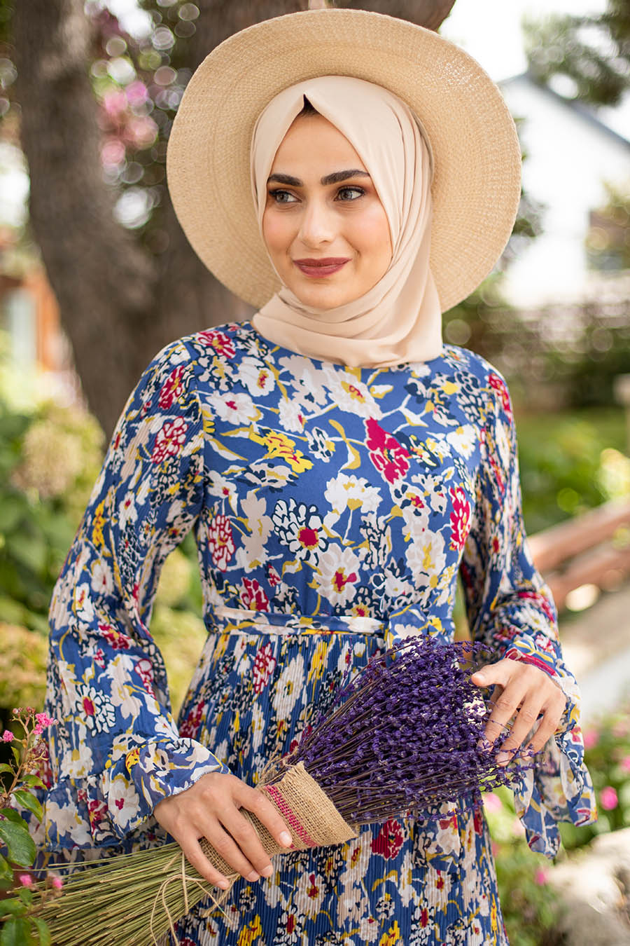 FLOWER PATTERNED BLUE DRESS 
