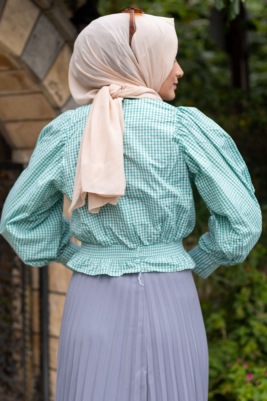 GREEN BLOUSE  GREEN BLOUSE