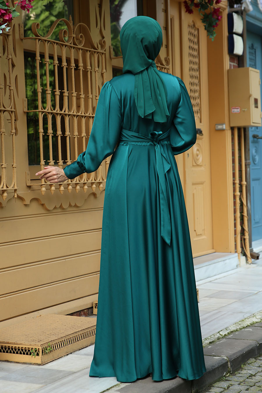 GREEN EVENING DRESS  