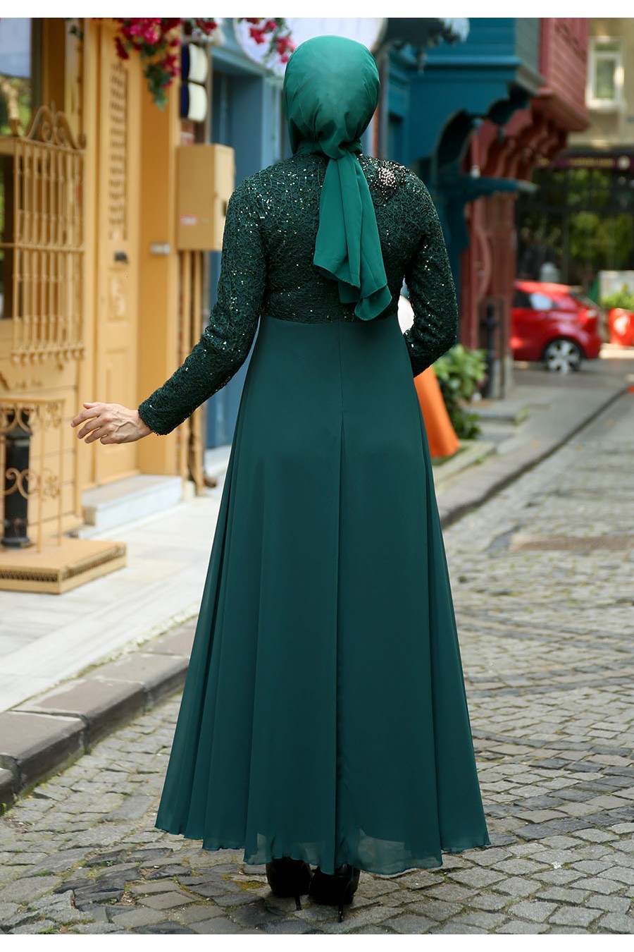 GREEN EVENING DRESS  