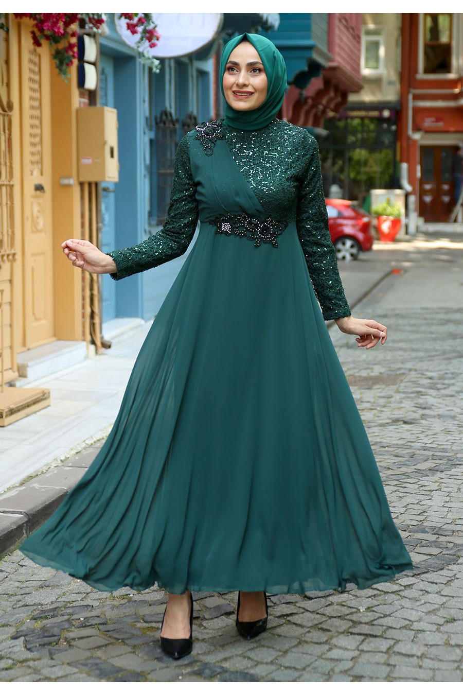 GREEN EVENING DRESS  