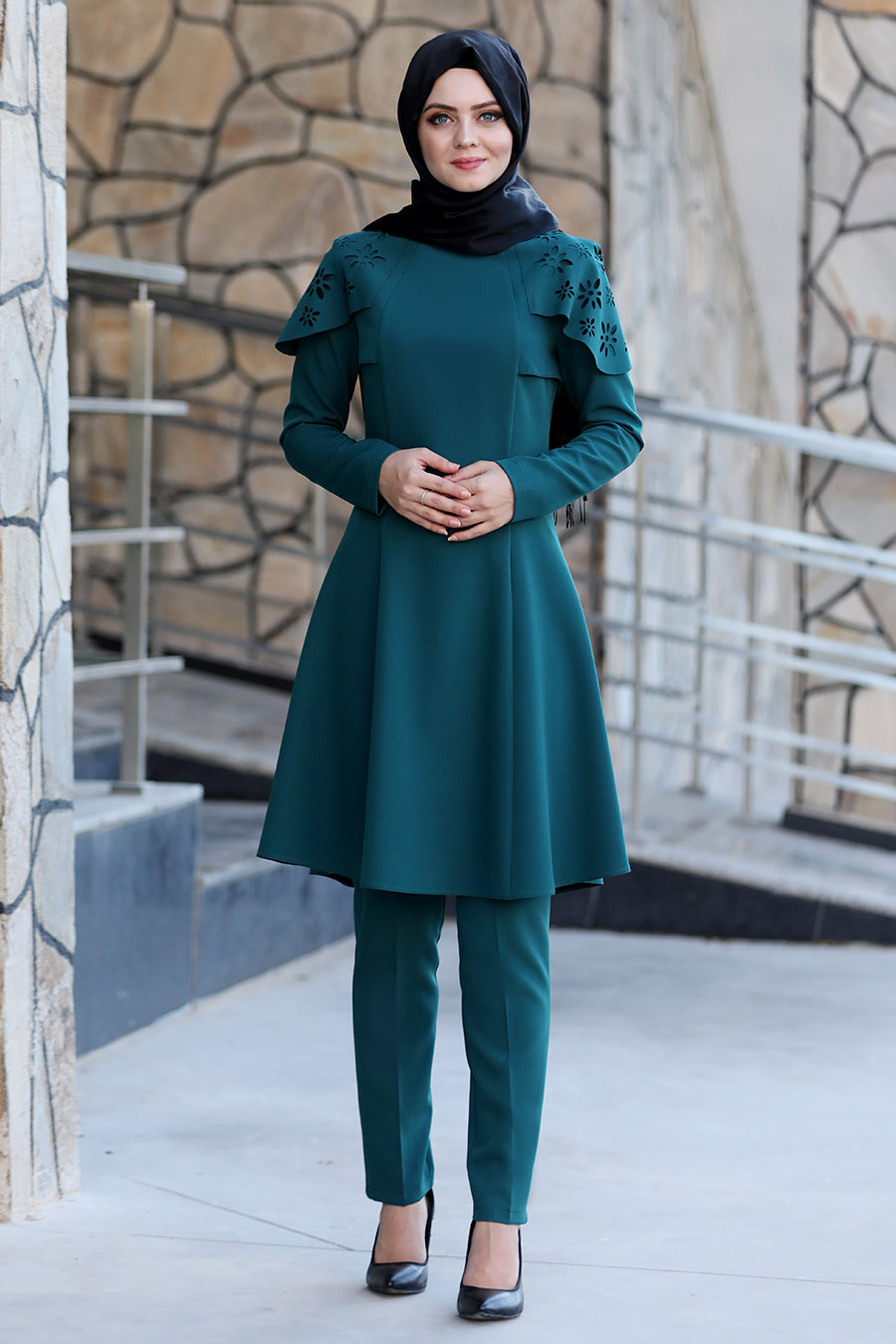 GREEN TUNIC AND PANT SUIT 