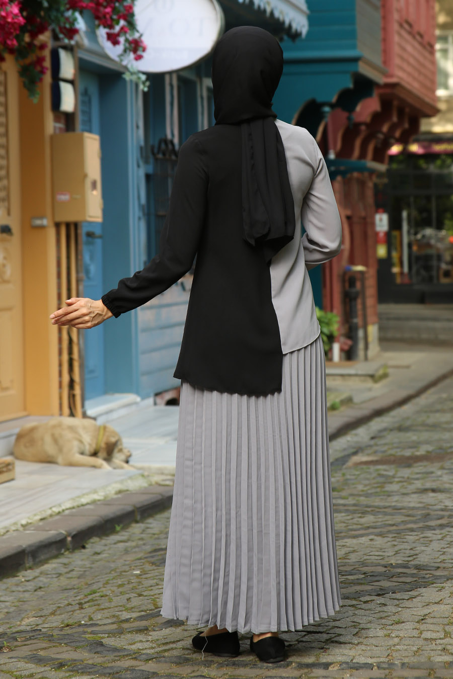 GREY TUNIC AND SKIRT SUIT