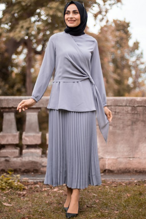 GREY TUNIC AND SKIRT SUIT