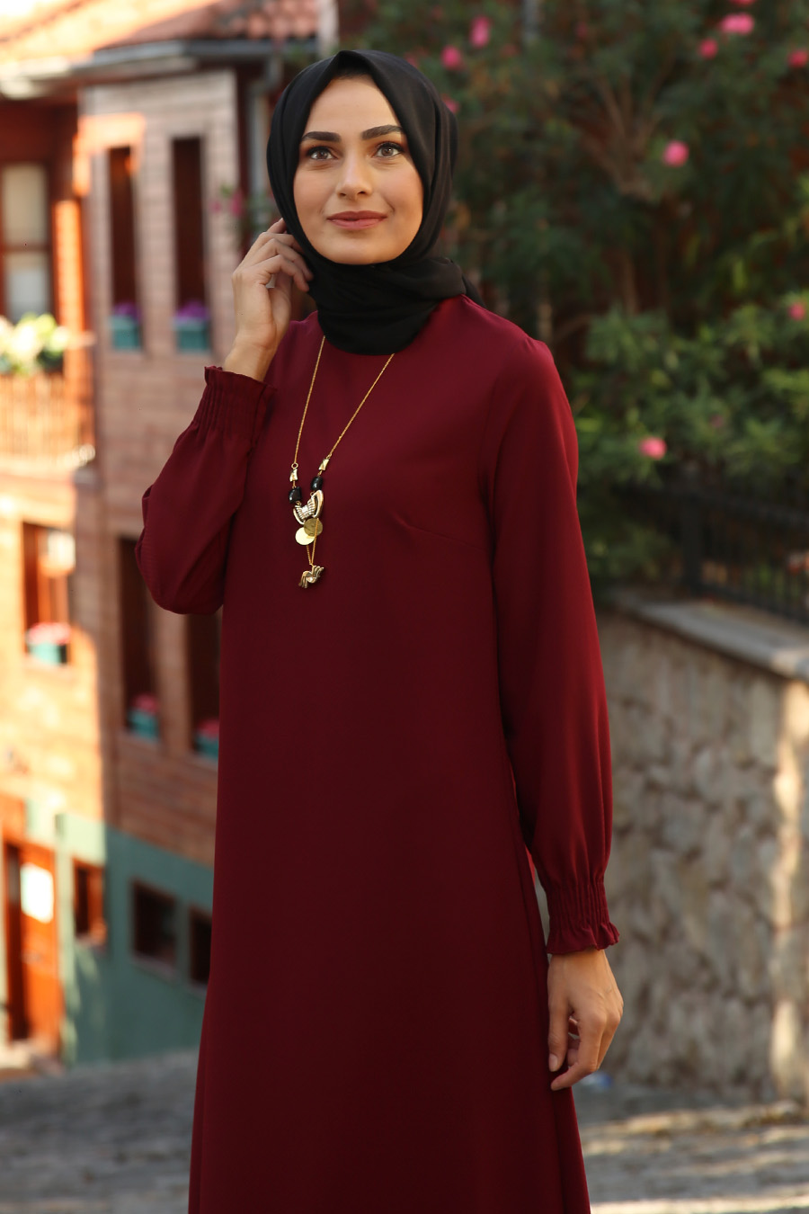 NECKLACE DETAILED DRESS - CLARET RED 