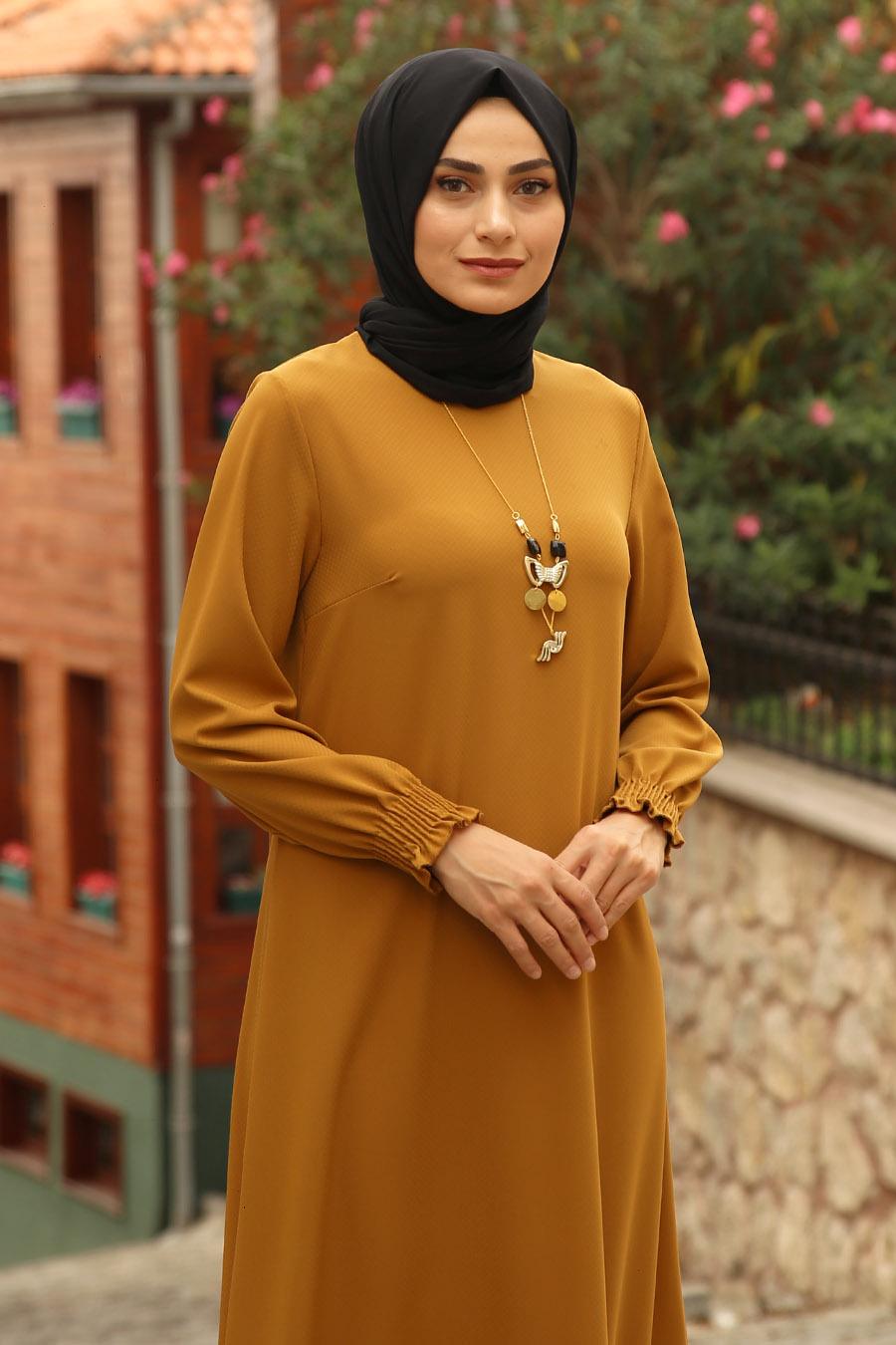 NECKLACE DETAILED DRESS - MUSTARD 