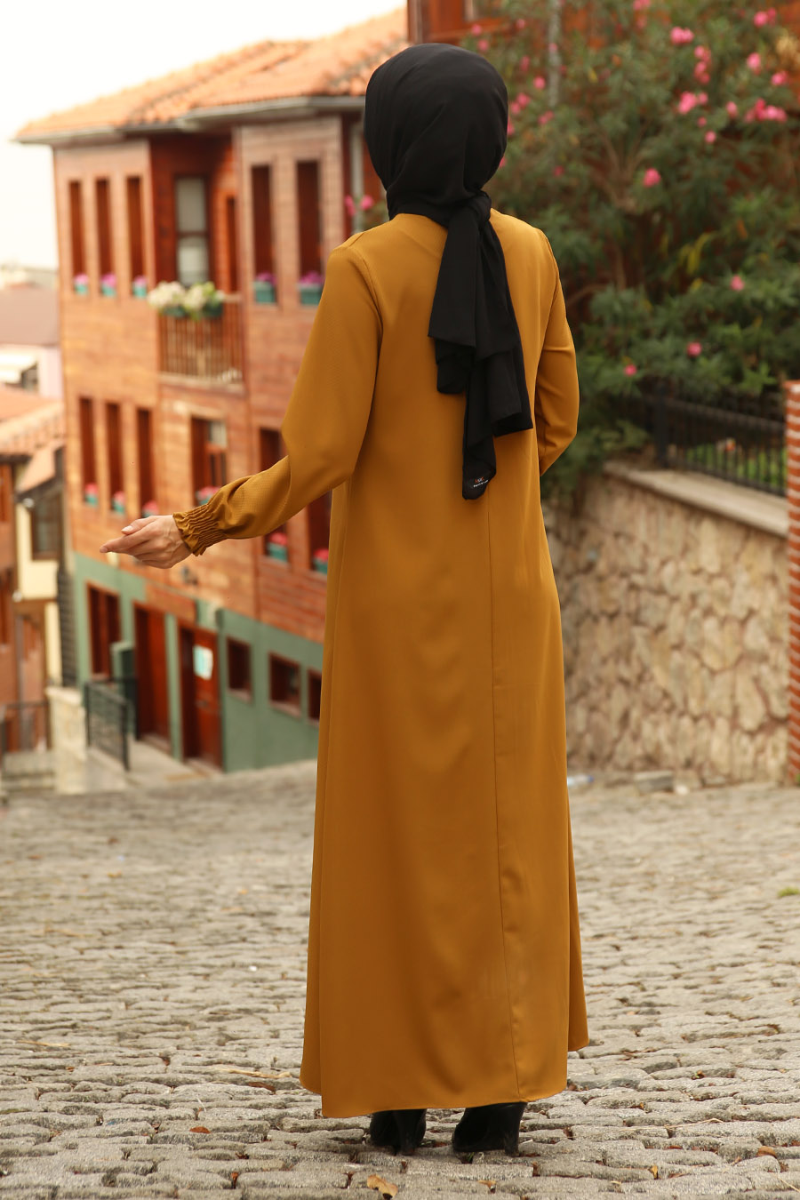 NECKLACE DETAILED DRESS - MUSTARD 