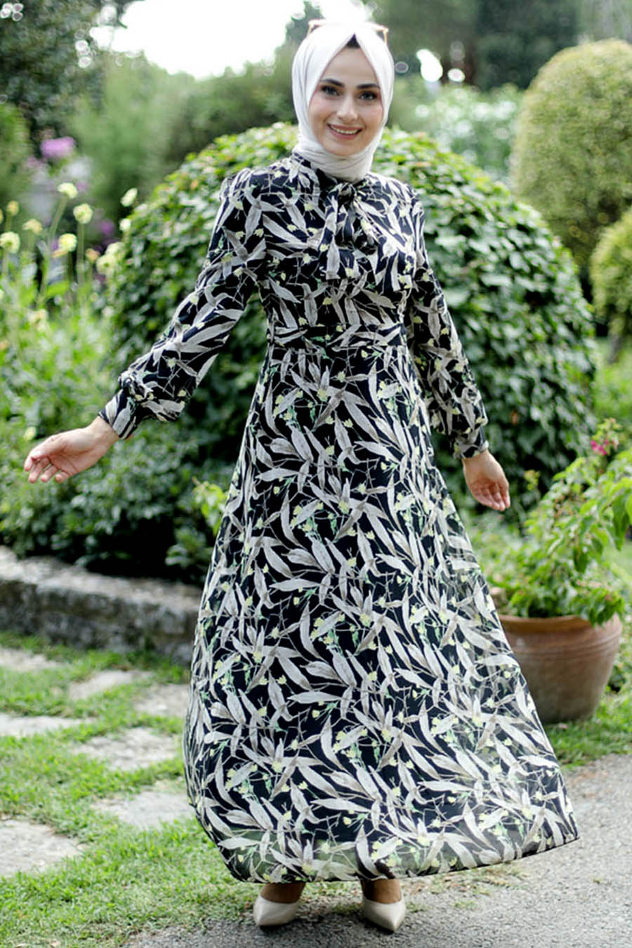 PATTERNED BLACK DRESS  