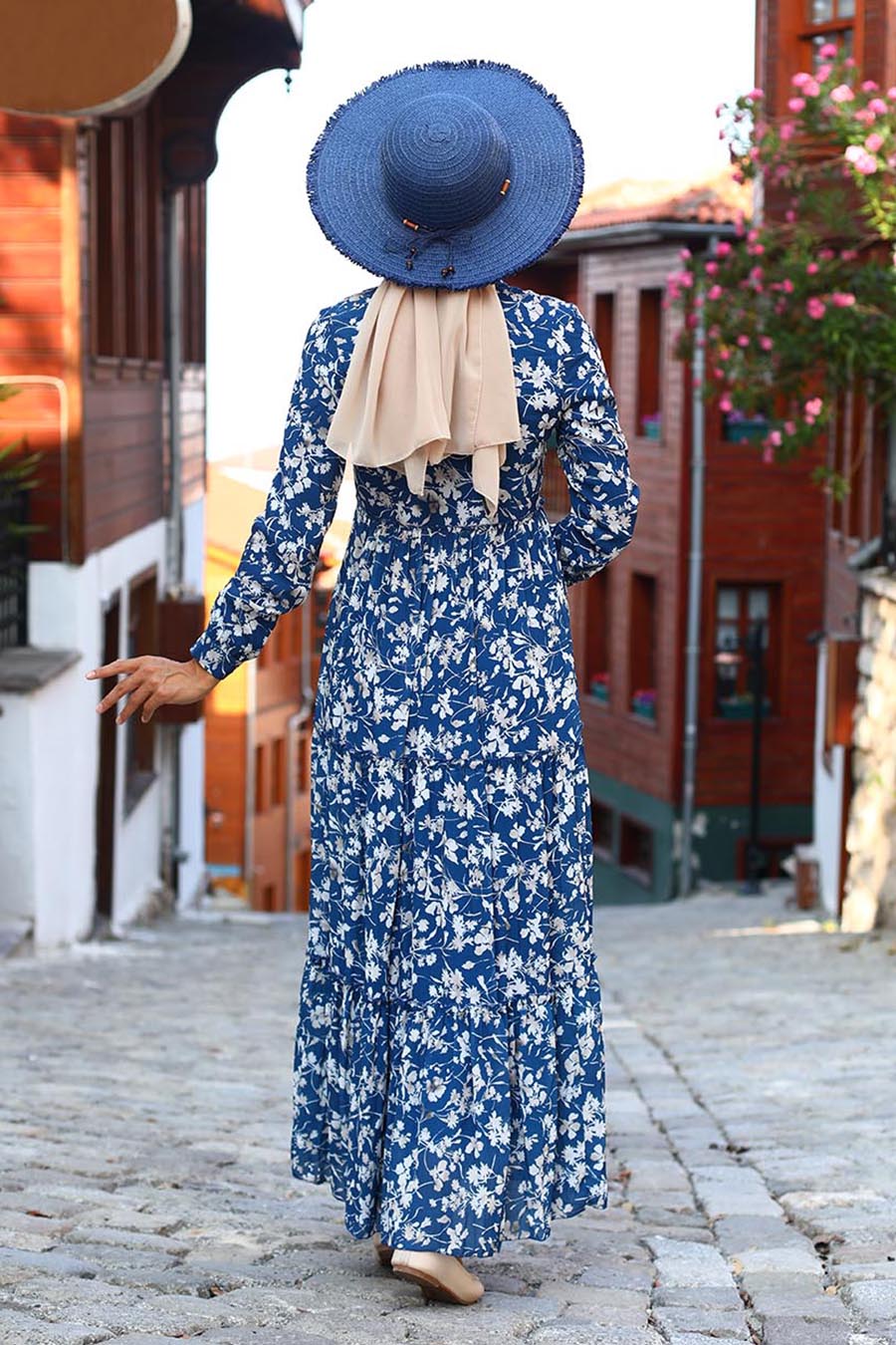 PATTERNED BLUE DRESS