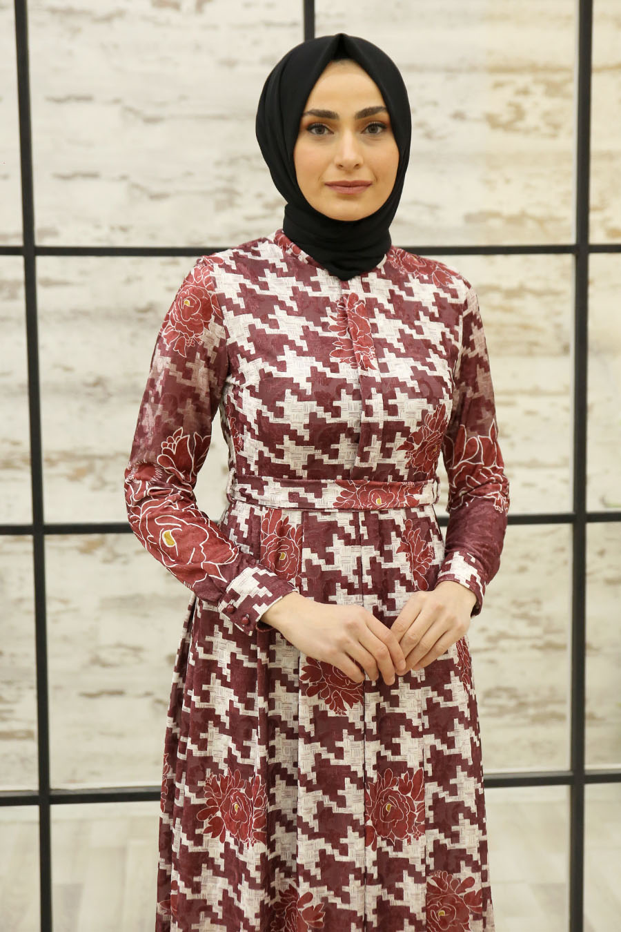 PATTERNED CLARET RED DRESS 