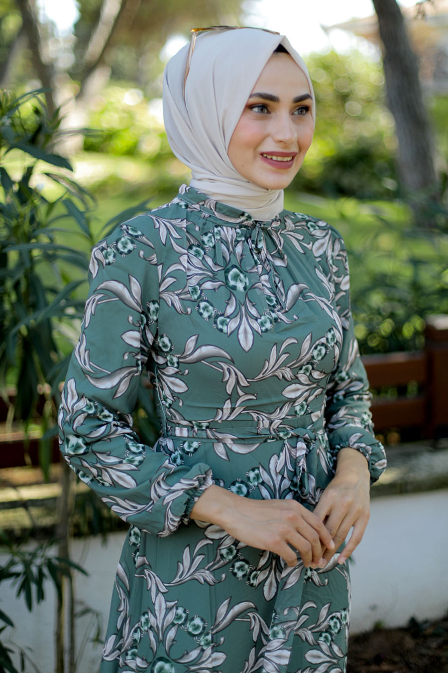 PATTERNED GREEN DRESS 