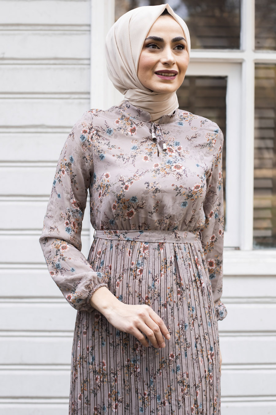 PATTERNED BEIGE DRESS 