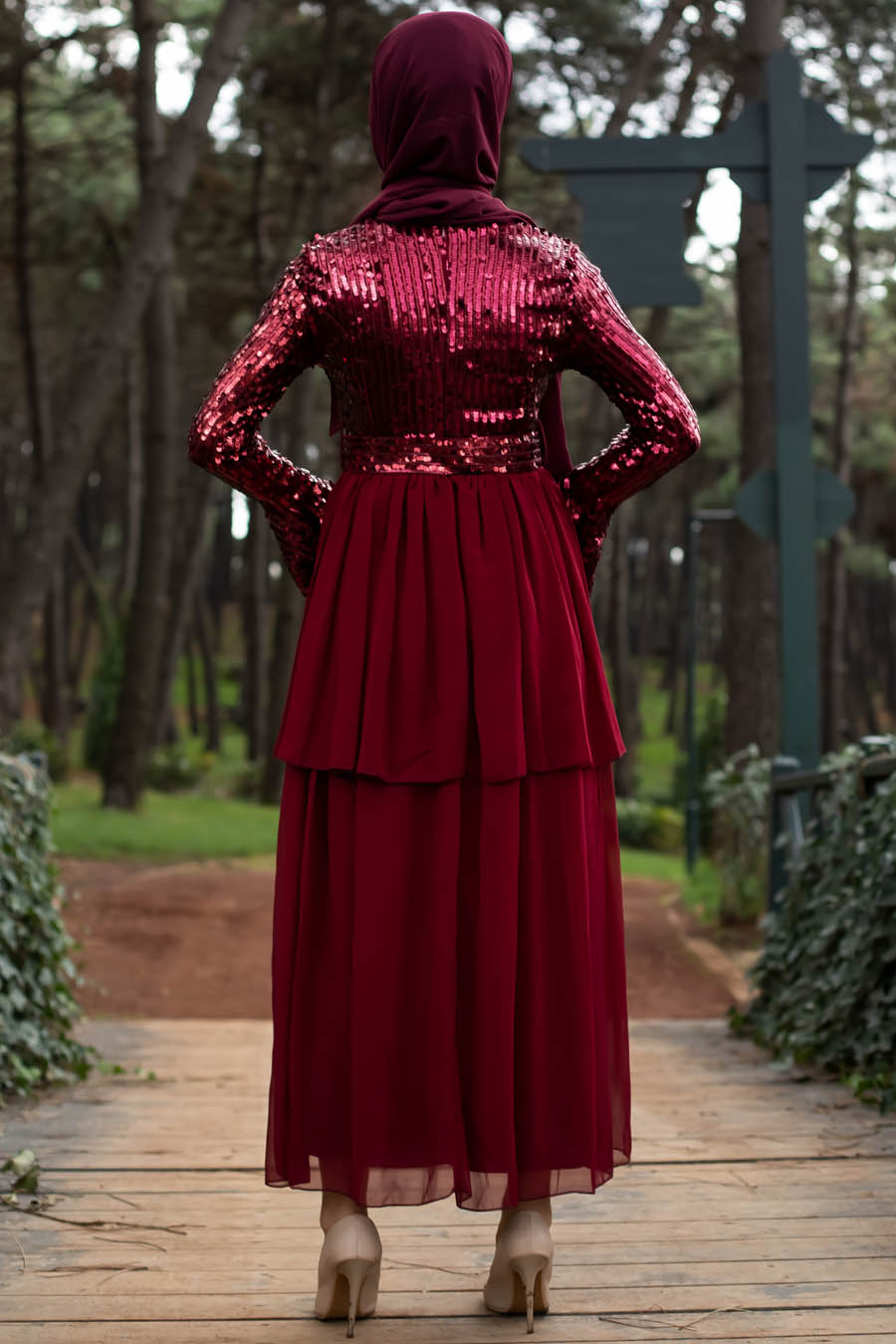 CLARET RED EVENING DRESS  