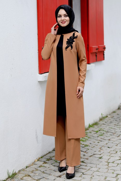 TAN COLOR SUIT AND PANT SUIT 